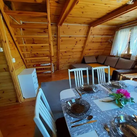 Comfortable House With Private Garden, Rusinowo Vakantiehuis