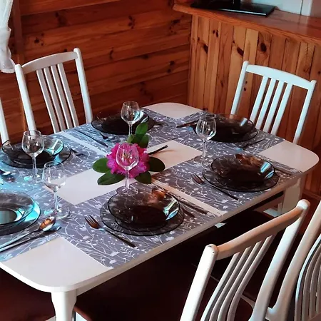 Vakantiehuis Comfortable House With Private Garden, Rusinowo